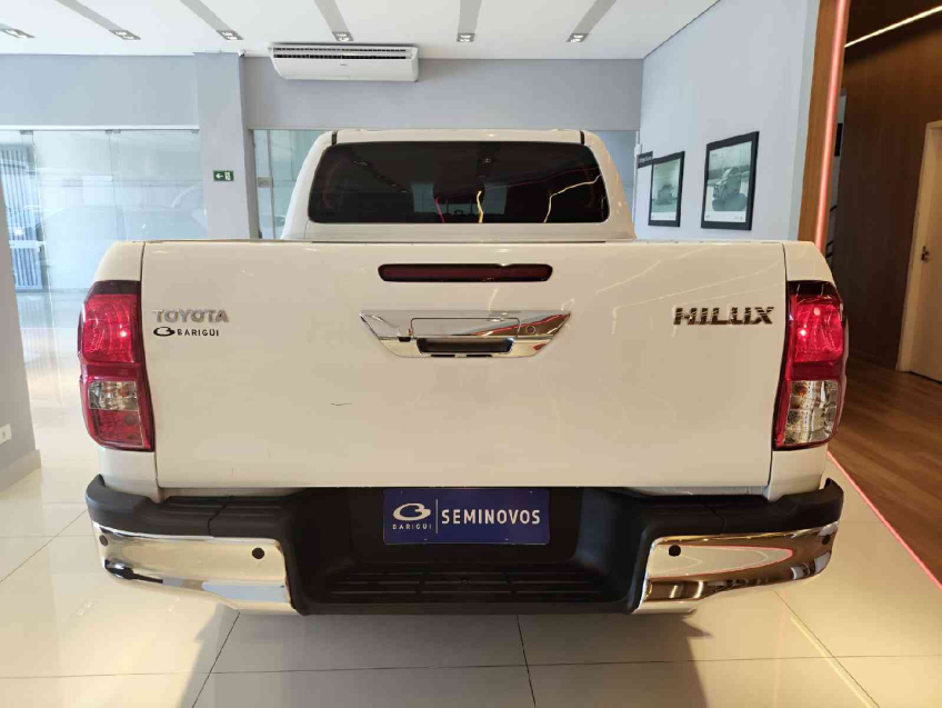 toyota hilux 2.8 d-4d turbo diesel cd sr 4x4 automatico 4p 202414