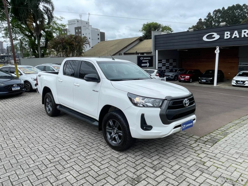 toyota hilux 2.8 d-4d turbo diesel cd sr 4x4 automatico 4p 2024