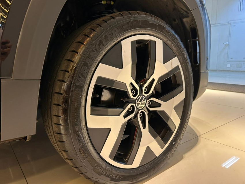 volkswagen taos 1.4 250 tsi total flex highline automatico 4p 202413