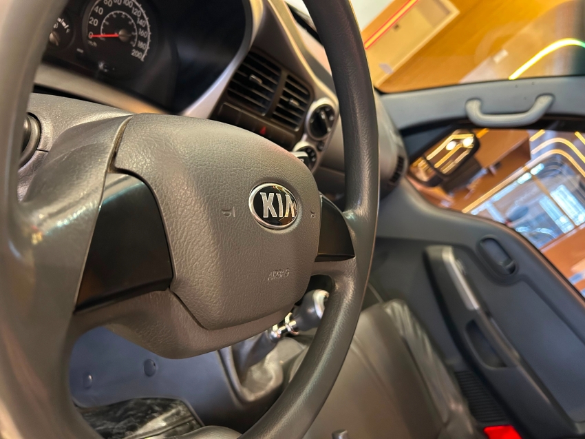 kia bongo 2.5 td diesel std cs manual 2p 20237