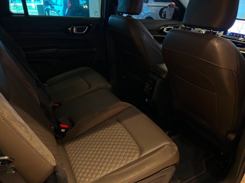 jeep commander 1.3 t270 turbo flex overland at6 2.2 diesel 4p automatico 202514