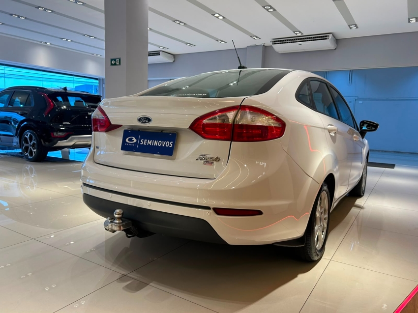 ford fiesta 1.6 se sedan 16v flex 4p manual 20143