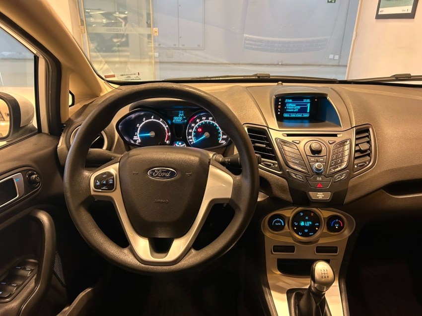 ford fiesta 1.6 se sedan 16v flex 4p manual 20147