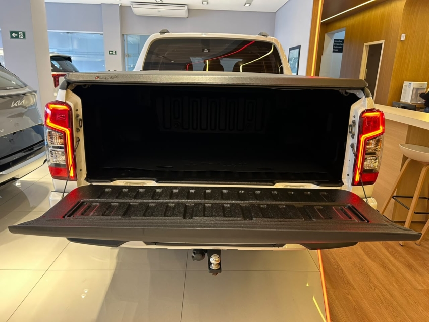 mitsubishi triton 2.4 biturbo diesel cd hpe 4x4 automatico 4p 202415
