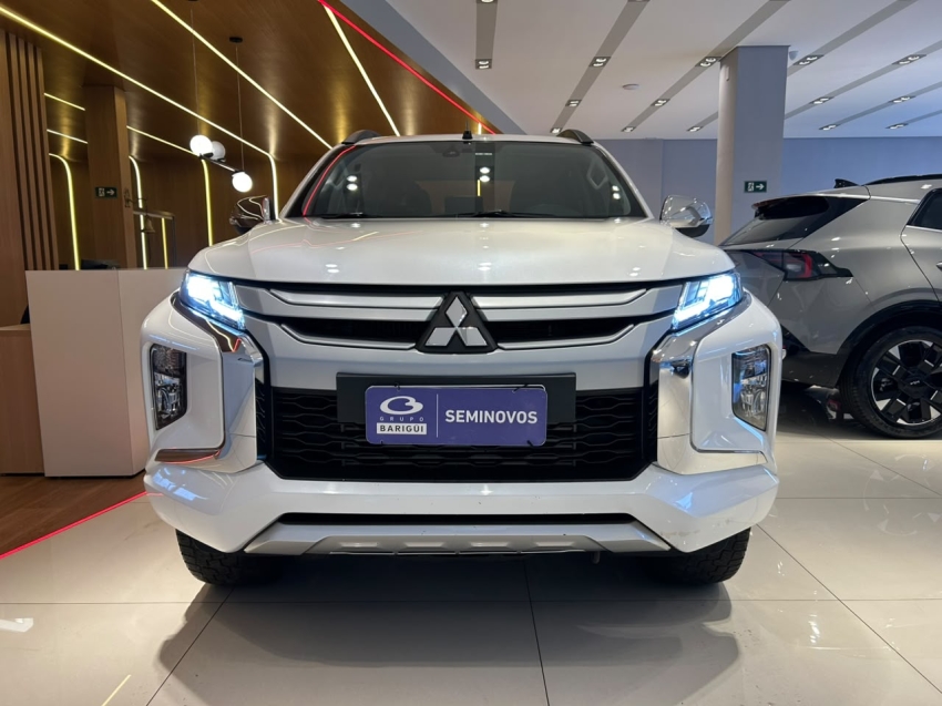 mitsubishi triton 2.4 biturbo diesel cd hpe 4x4 automatico 4p 20241