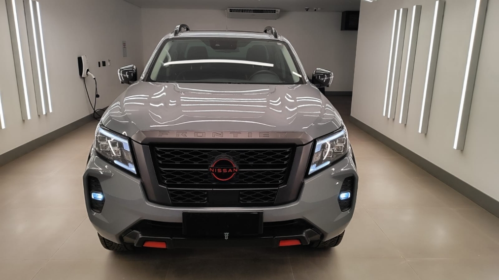 nissan frontier 2.3 16v turbo diesel pro4x cd 4x4 automatico 4p 2024