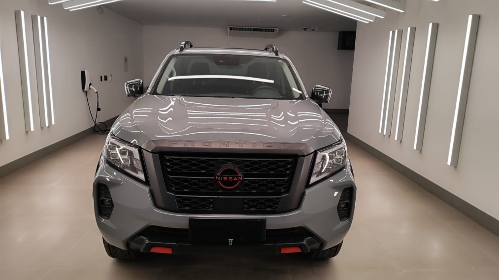 nissan frontier 2.3 16v turbo diesel pro4x cd 4x4 automatico 4p 20241