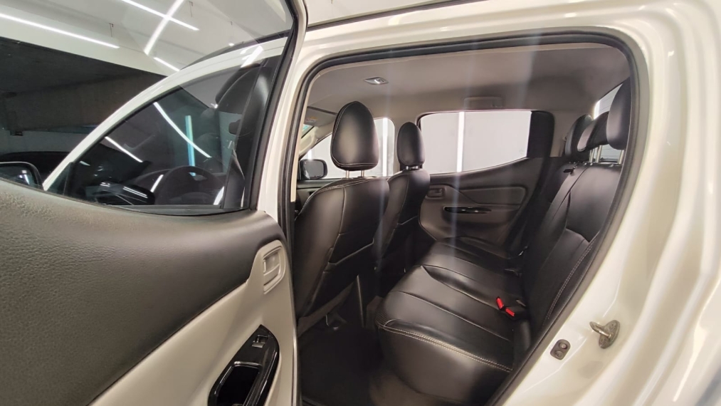 mitsubishi l200 triton 2.4 16v turbo diesel savana gls cd 4x4 automatico 2.0 4p manual 20227