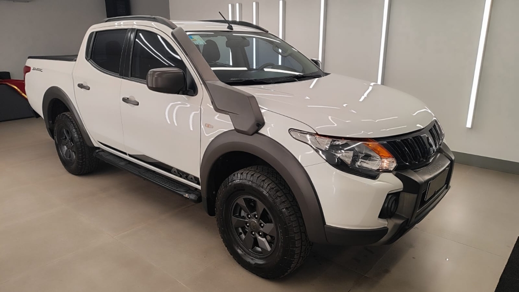 mitsubishi l200 triton 2.4 16v turbo diesel savana gls cd 4x4 automatico 2.0 4p manual 20222