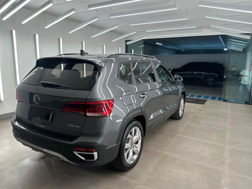 volkswagen taos 1.4 250 tsi total flex comfortline automatico 4p 202210
