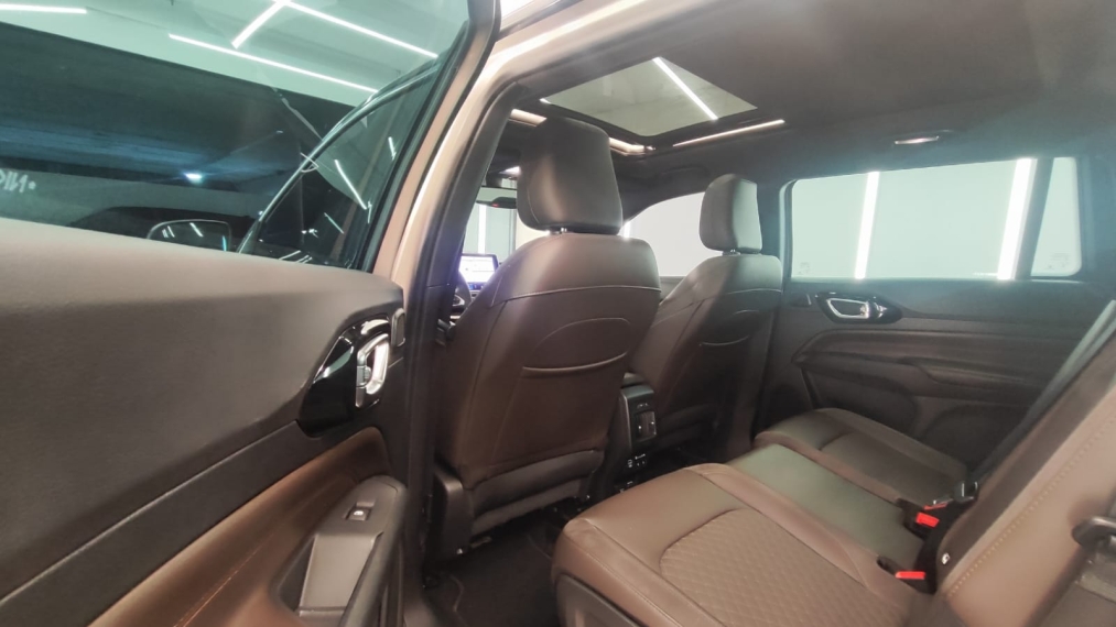 jeep commander 1.3 t270 turbo flex overland at6 2.0 diesel 4p manual 20225