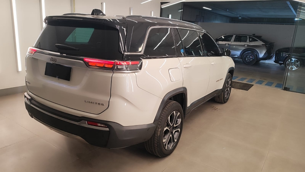 jeep commander 2.0 td380 turbo diesel limited at9 4p automatico 20223