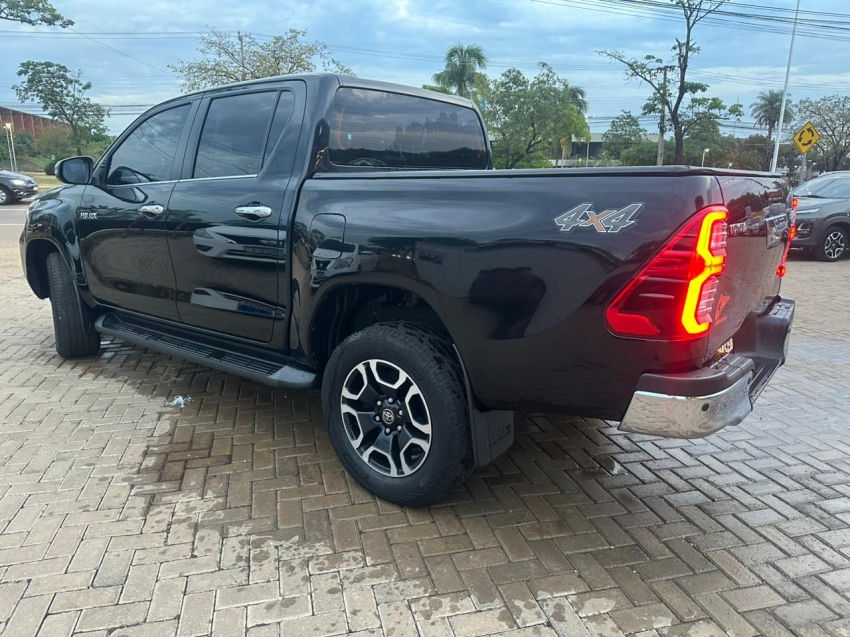 toyota hilux 2.8 d-4d turbo diesel cd srx plus 4x4 automatico 4p manual 20242