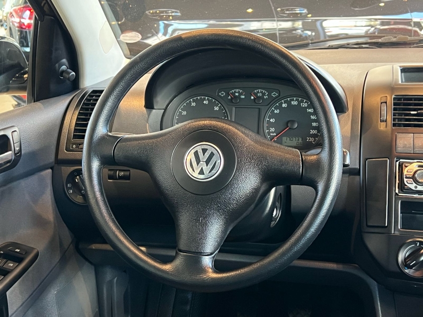 volkswagen polo 1.6 mi 8v flex 4p manual 2006