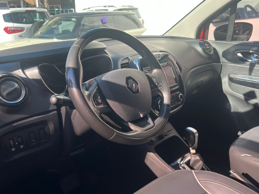 renault captur 1.6 16v sce flex intense x-tronic 4p automatico 2018