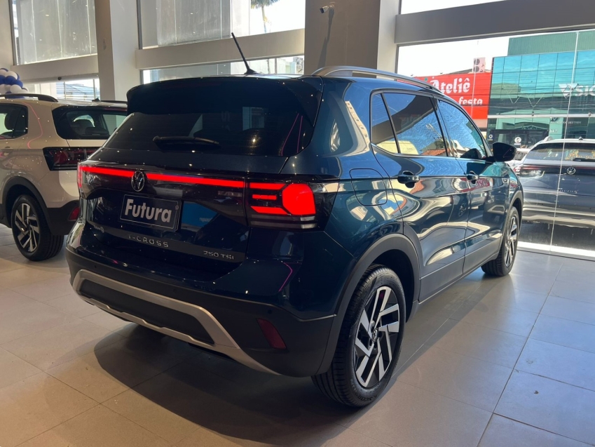 volkswagen t-cross 1.4 250 tsi total flex highline automatico gasolina 4p 2025
