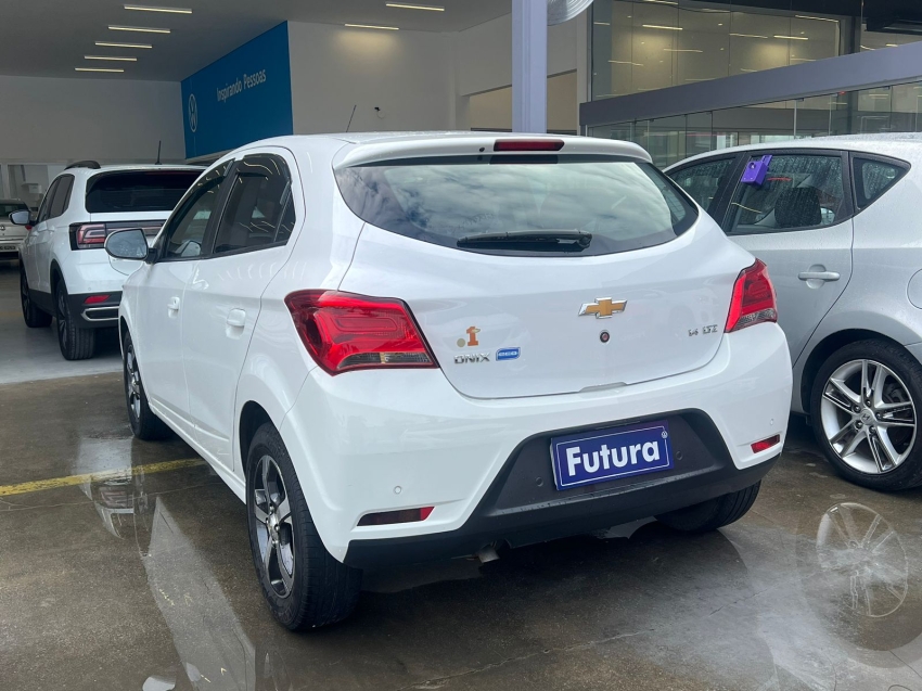 chevrolet onix 1.4 mpfi ltz 8v flex 4p manual 2018