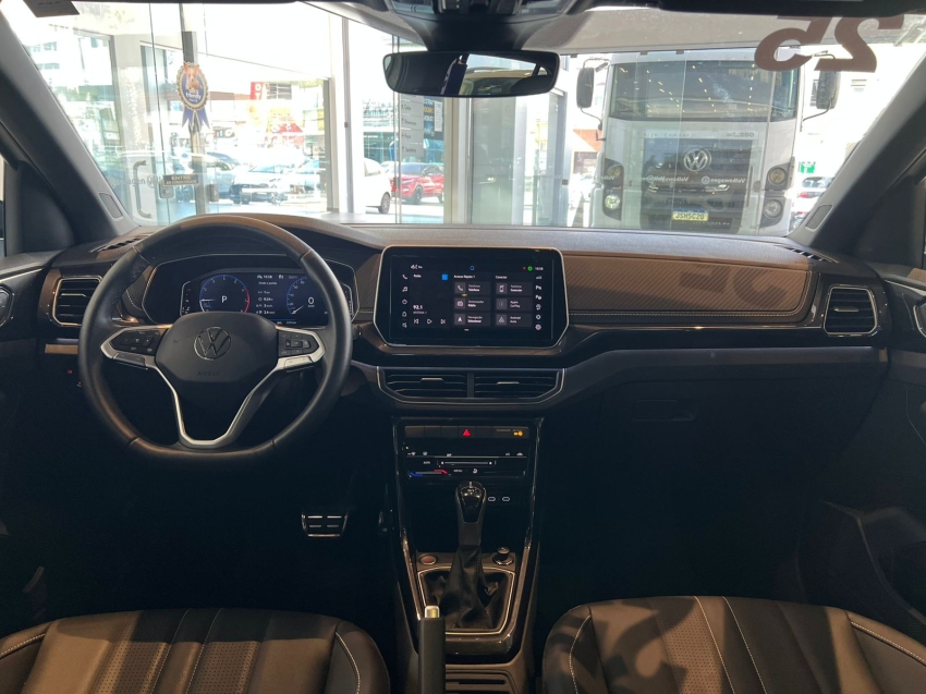 volkswagen t-cross 1.4 250 tsi total flex highline automatico gasolina 4p 2025