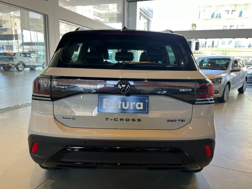 volkswagen t-cross 1.4 250 tsi total flex highline automatico gasolina 4p 2025