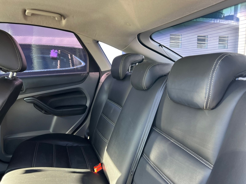 ford focus 1.6 glx 16v flex 4p manual 2013