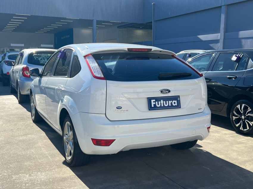 ford focus 1.6 glx 16v flex 4p manual 2013