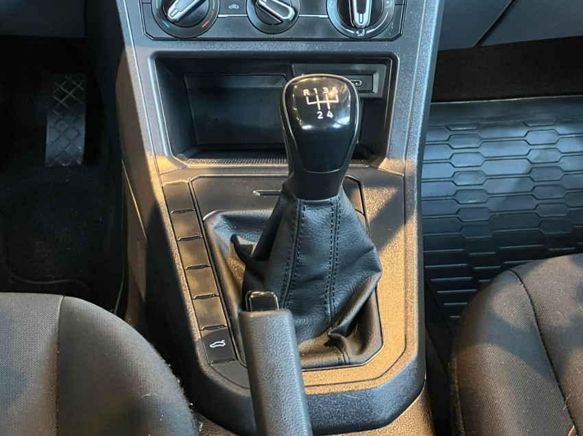 volkswagen polo 1.0 mpi track manual gasolina 4p 2024
