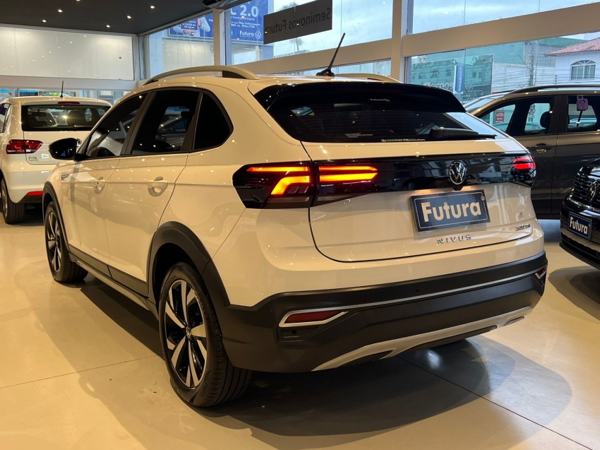 volkswagen nivus 1.0 200 tsi total flex highline automatico gasolina 4p 2024