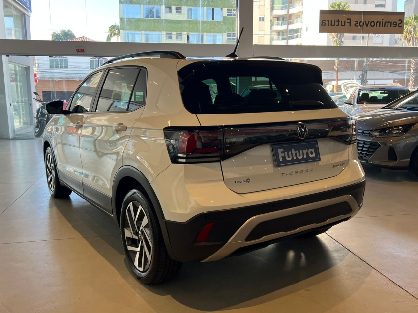 volkswagen t-cross 1.0 200 tsi total flex comfortline automatico gasolina 4p 2025