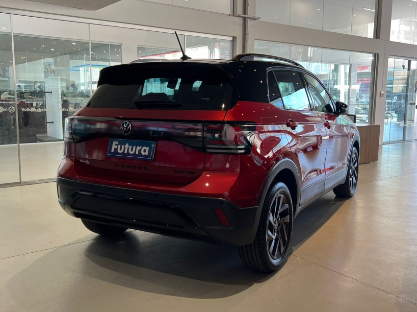 volkswagen t-cross 1.4 250 tsi total flex highline automatico gasolina 4p 2025