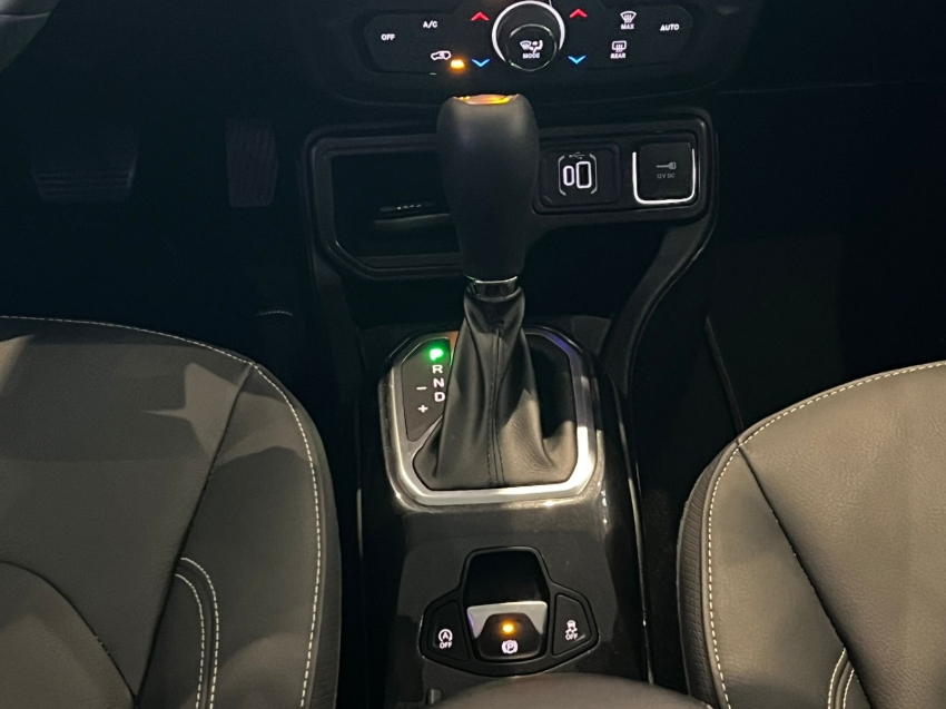 jeep renegade 1.3 t270 turbo flex longitude at6 gasolina 4p automatico 2025