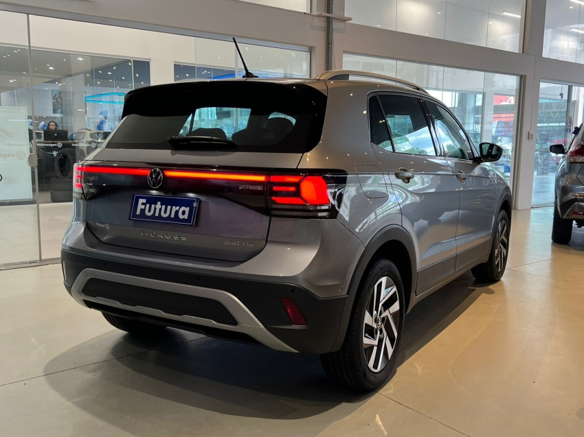 volkswagen t-cross 1.4 250 tsi total flex highline automatico gasolina 4p 2026