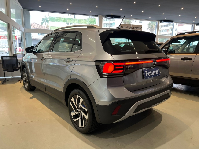 volkswagen t-cross 1.4 250 tsi total flex highline automatico gasolina 4p 2026