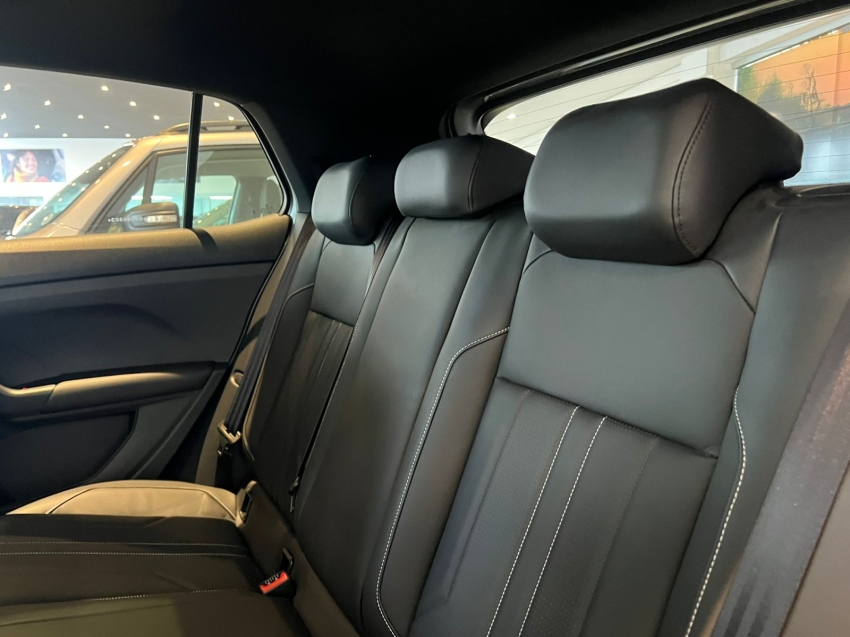 volkswagen t-cross 1.4 250 tsi total flex highline automatico gasolina 4p 2026