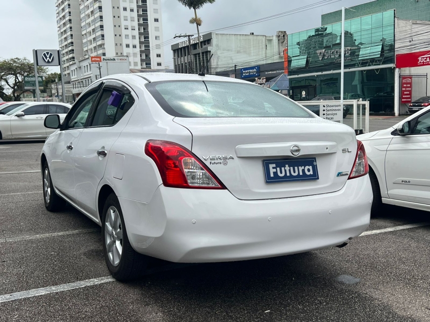 nissan versa 1.6 16v flex sl 4p manual gasolina 201411 nissan versa 1.6 16v flex sl 4p manual gasolina 201411