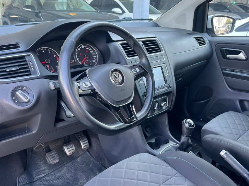 volkswagen fox 1.6 msi highline 16v flex 4p manual gasolina 20183