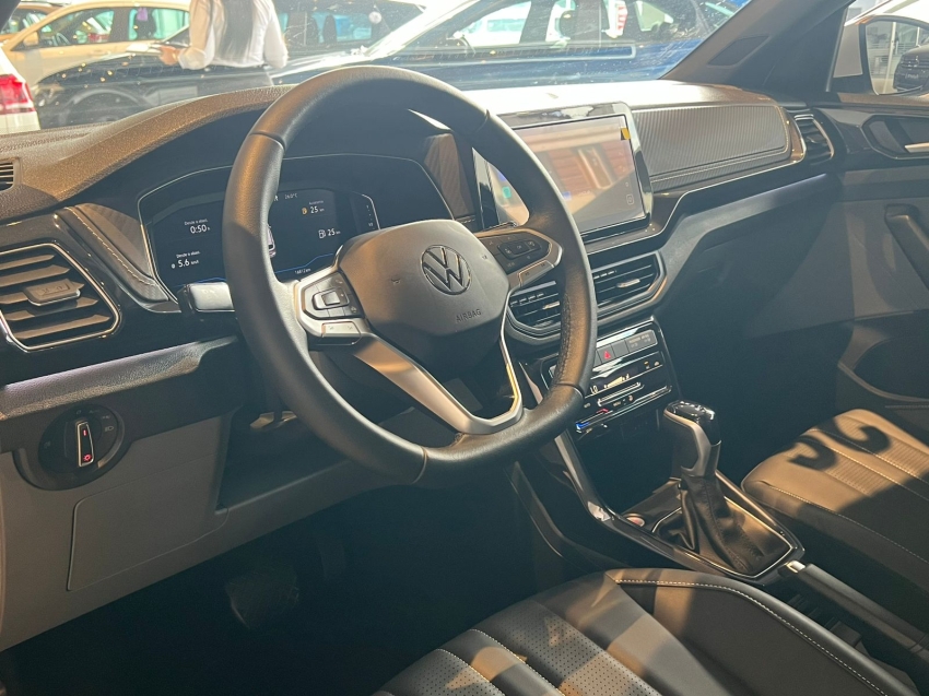 volkswagen t-cross 1.0 200 tsi total flex comfortline automatico gasolina 4p 20263