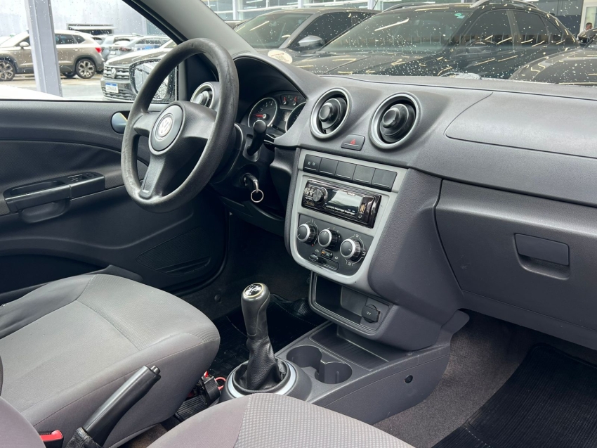 volkswagen saveiro 1.6 mi cs 8v flex 2p manual g.v gasolina 4p 20118