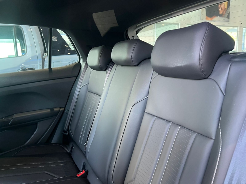 volkswagen t-cross 1.4 250 tsi total flex highline automatico gasolina 4p 202610