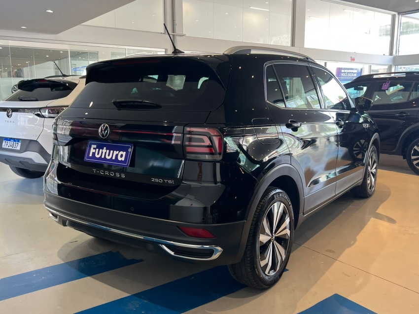 volkswagen t-cross 1.4 250 tsi total flex highline automatico gasolina 4p 202213