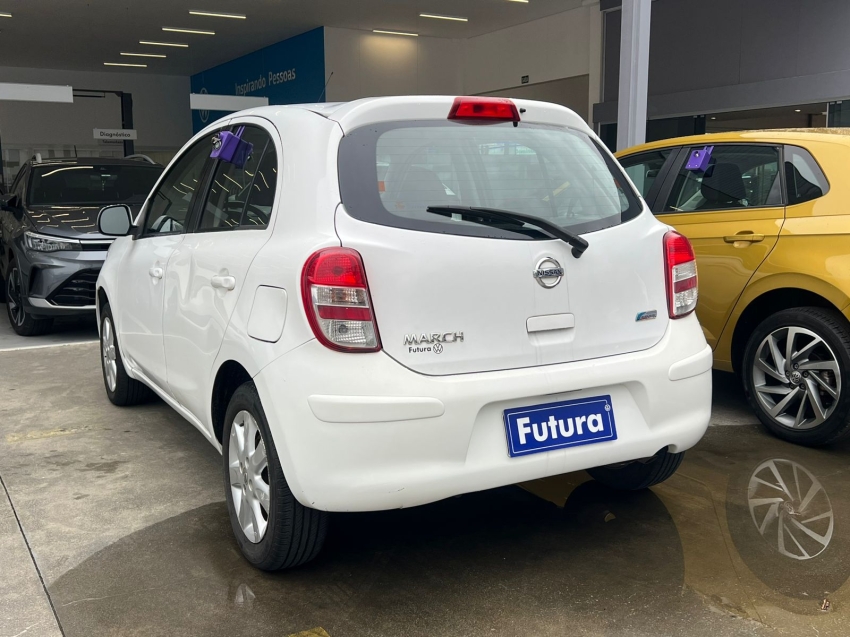 nissan march 1.6 sv 16v flex 4p manual gasolina 201413