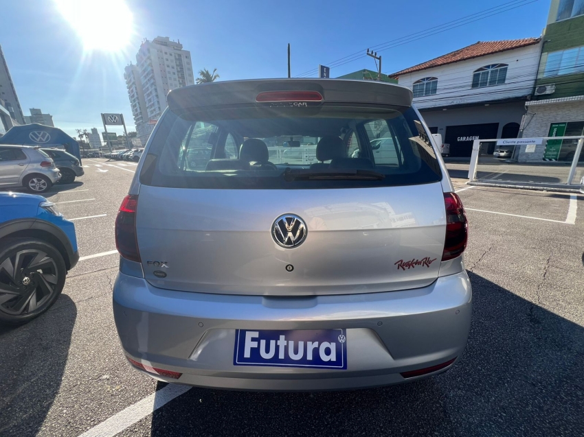 volkswagen fox 1.6 mi rock in rio 8v flex 4p manual gasolina 201411