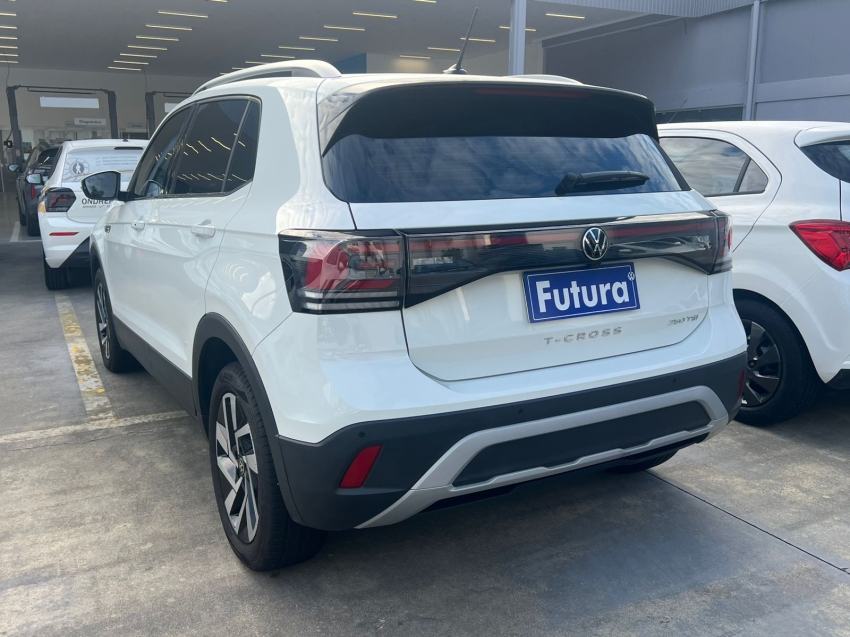 volkswagen t-cross 1.4 250 tsi total flex highline automatico gasolina 4p 202613
