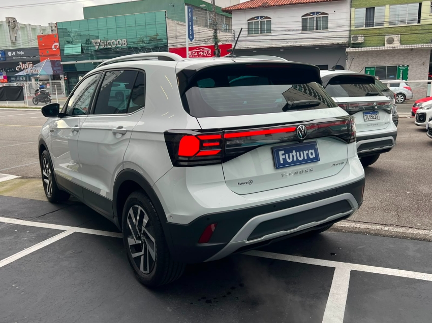 volkswagen t-cross 1.4 250 tsi total flex highline automatico gasolina 4p 202611