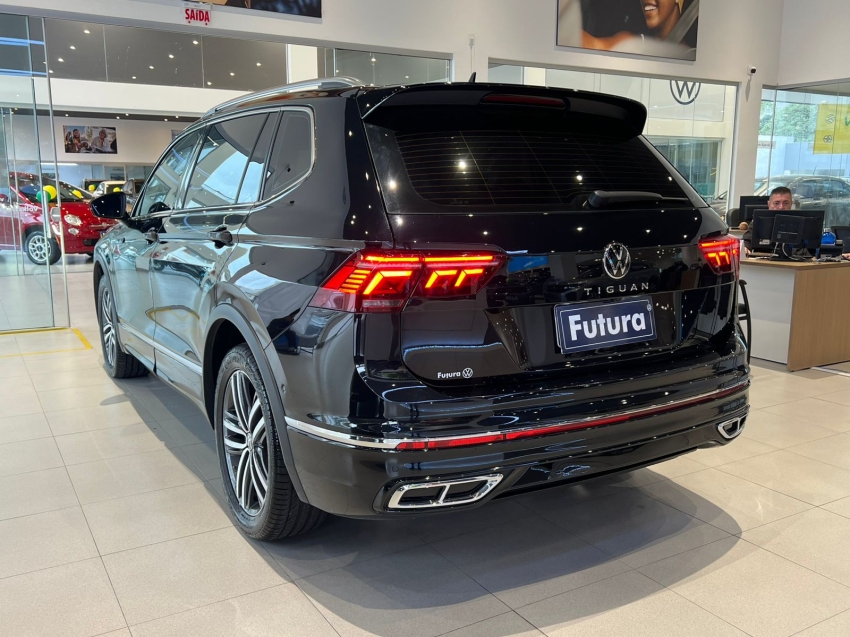 volkswagen tiguan 2.0 300 tsi gasolina allspace r-line automatico 4p 202411