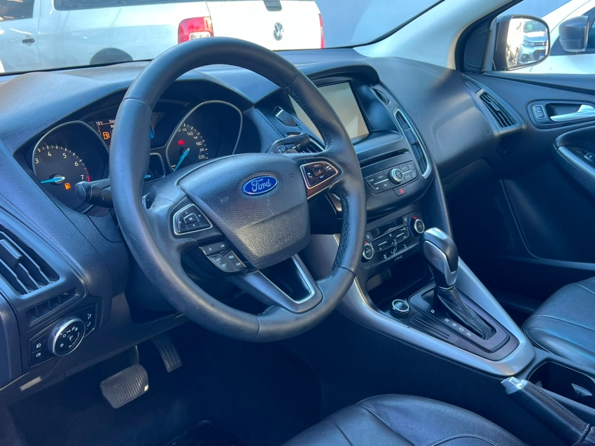 ford focus 2.0 se fastback 16v flex 4p powershift gasolina automatico 20173