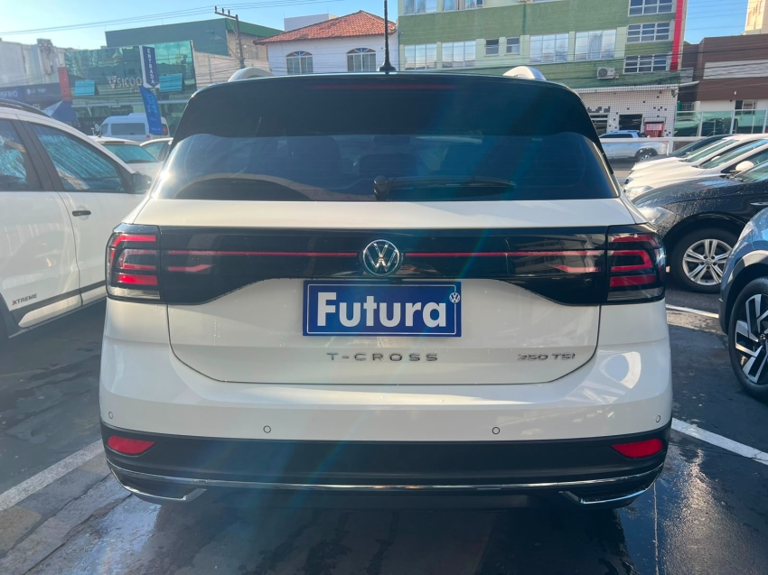 volkswagen t-cross 1.4 250 tsi total flex highline automatico gasolina 4p 202412