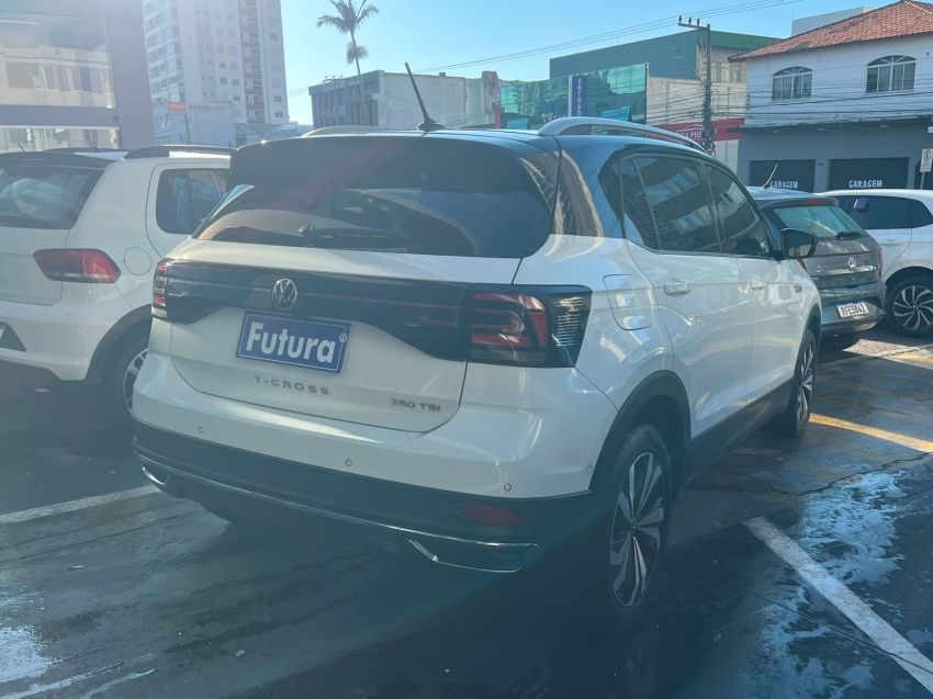 volkswagen t-cross 1.4 250 tsi total flex highline automatico gasolina 4p 202413
