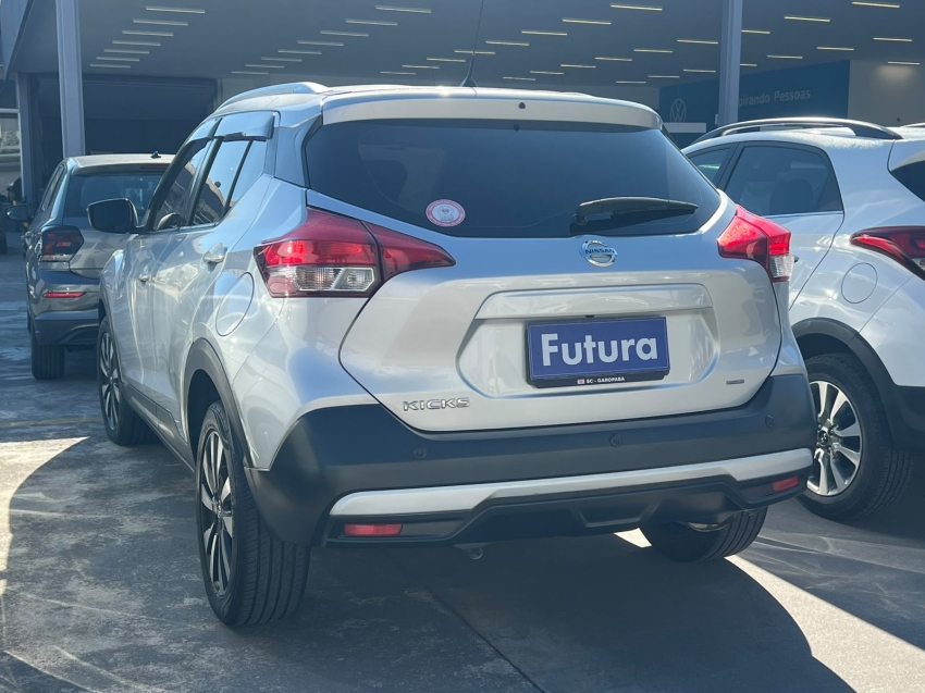nissan kicks 1.6 16v flexstart sv 4p xtronic flex automatico 201713