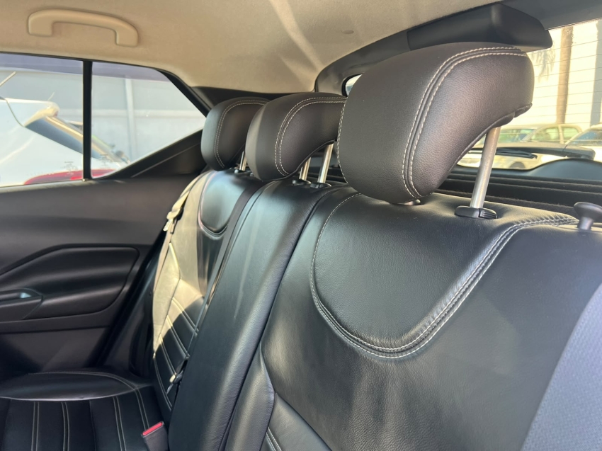 nissan kicks 1.6 16v flexstart sv 4p xtronic flex automatico 201710