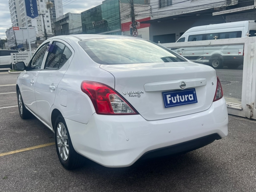 nissan versa 1.0 12v flex s 4p manual 201711
